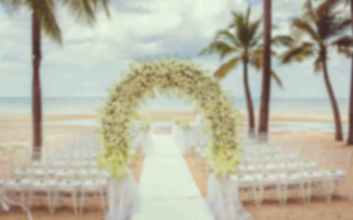 10 Ways to Keep Your Wedding Flower Budget Under Control